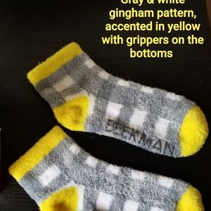 **SOLD** Beekman 1802 socks (2 pairs)